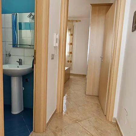 Apartment Xho-el
